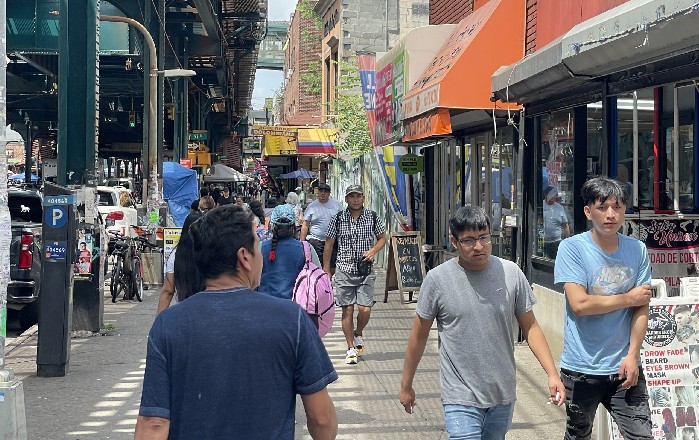 Thành phố New York là thành phố đa dạng ngôn ngữ nhất thế giới, và đối với một số ngôn ngữ, đây là nơi duy nhất chúng còn tồn tại.