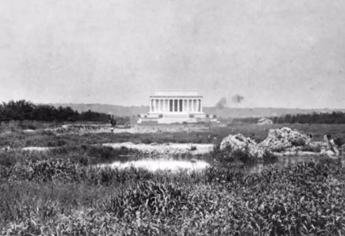 Đài tưởng niệm Lincoln ở thủ đô Washington DC trong bức ảnh được chụp năm 1917.