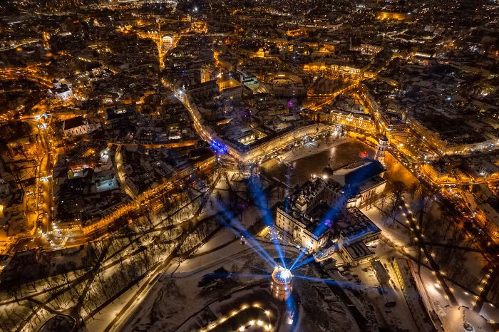 Khung cảnh về đêm ấn tượng ở phố cổ Vilnius.