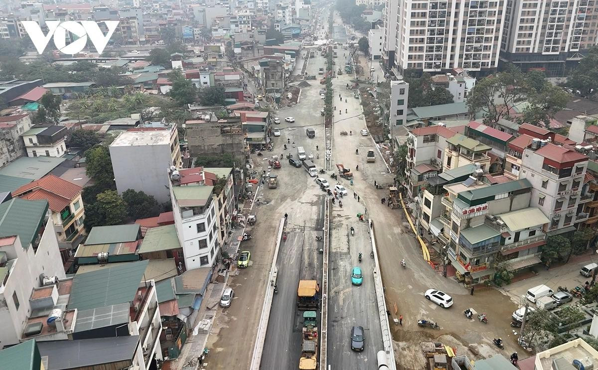 Đồng thời với hầm chui Kim Đồng là tuyến Đầm Hồng - Quốc lộ 1A cũng được thông xe kỹ thuật.