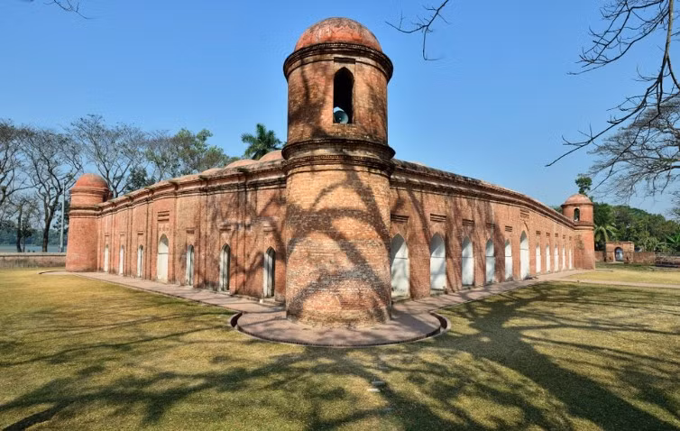 Một trong những địa điểm nổi tiếng nhất của Bangladesh là thành phố Hồi giáo lịch sử Bagerhat. Ảnh: Shutterstock.