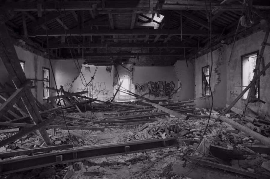 Bệnh viện và hòn đảo hiện đã bị bỏ hoang này nằm ở South Lagoon gần Venice. Ảnh: Flickr.