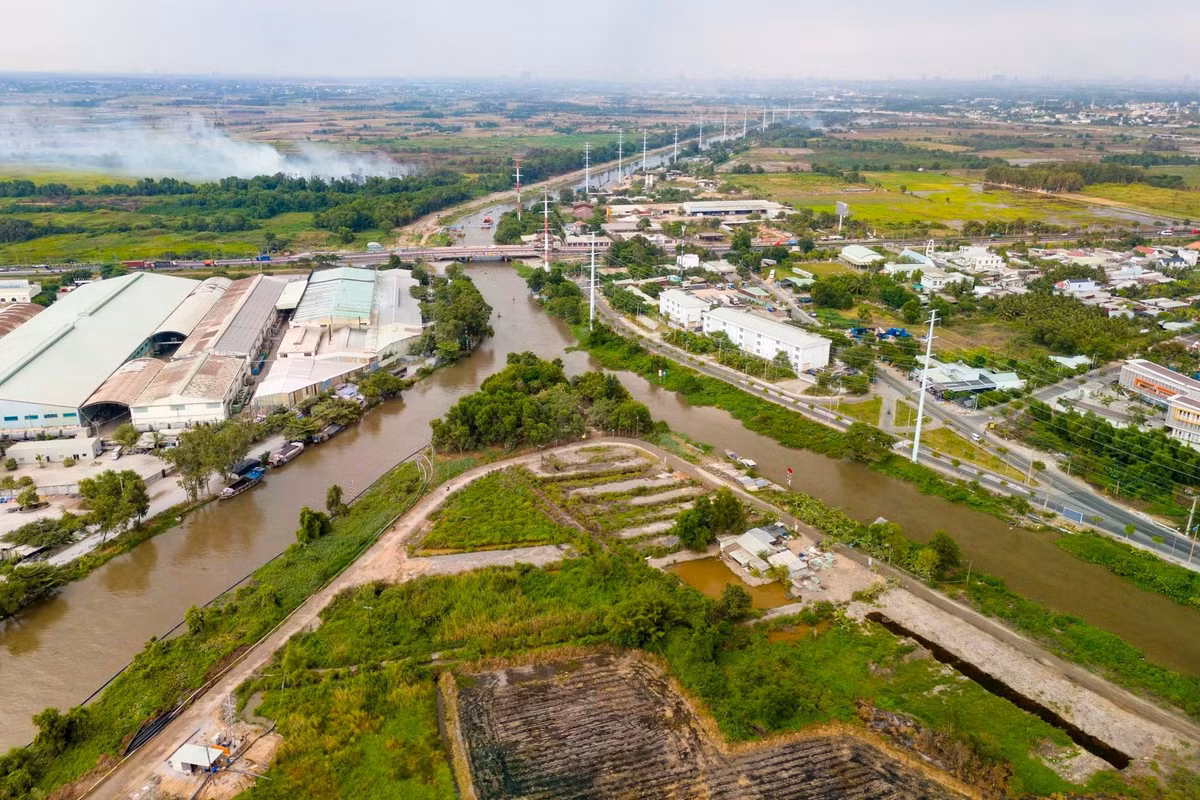 Theo định hướng quy hoạch chung, khu vực này nằm trong phân vùng đô thị phía bắc TP.HCM (gồm Củ Chi, Hóc Môn và quận 12 cũ), được xác định là trung tâm công nghiệp - đô thị - dịch vụ của khu vực tây bắc, đồng thời phát triển thành cực tăng trưởng về giáo dục, đào tạo và đổi mới sáng tạo.