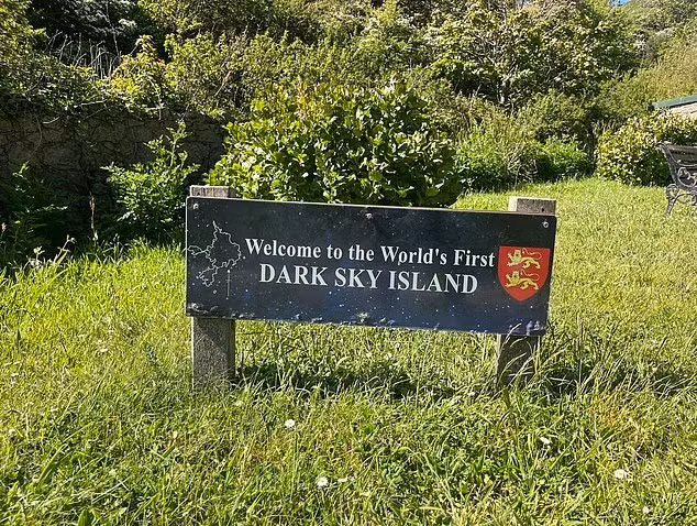 Không có hệ thống đèn đường trên đảo Sark.