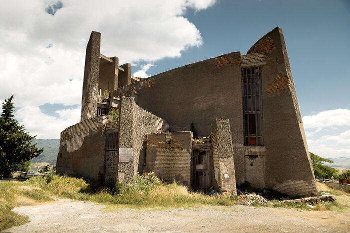 Dấu tích còn lại của một nhà nguyện.