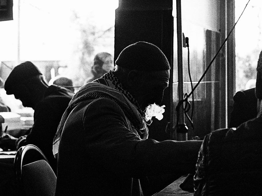 Bên trong một quán trà ở Diyarbakır.