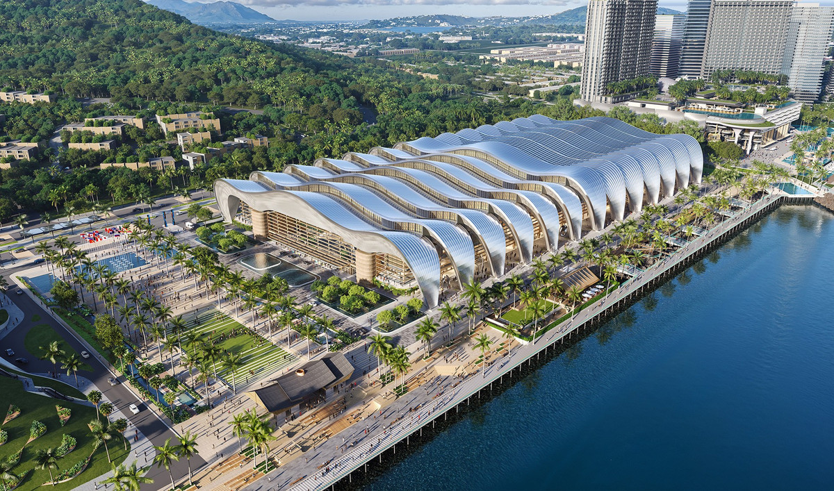 Ảnh phối cảnh Trung tâm Hội nghị và Triển lãm. Khối Trung tâm Hội nghị được thiết kế với hình khối mềm mại như những con sóng vỗ bờ, mang trong mình tinh thần biển cả thân thuộc với ký ức và đời sống cư dân làng chài.