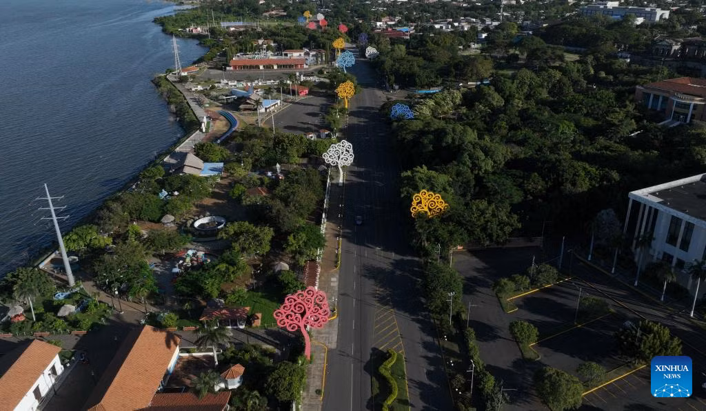 Các ngành công nghiệp chính tại thủ đô Managua bao gồm dược phẩm, dệt may, xây dựng,...