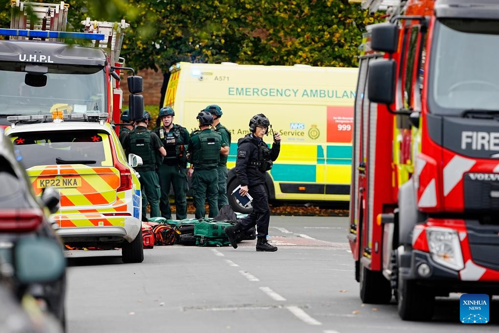 Al-Shamie đã cố gắng xông vào bên trong giáo đường Do Thái, nhưng đã bị chặn lại. Vụ tấn công khủng bố đã khiến 2 nạn nhân thiệt mạng và 3 người khác bị thương nặng. Danh tính 2 người thiệt mạng được xác định là Adrian Daulby, 53 tuổi, và Melvin Cravitz, 66 tuổi, đều là thành viên của cộng đồng Do Thái ở Manchester. Ảnh: THX.