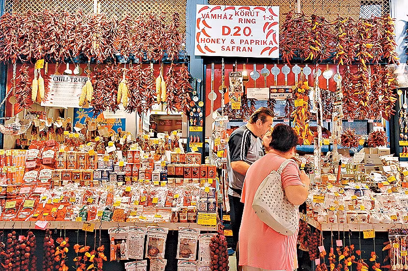 Ẩm thực Hungary nổi tiếng với việc sử dụng đặc biệt ớt bột paprika, thêm hương vị và màu sắc cho nhiều món ăn truyền thống của nước này. Ảnh: CFP.