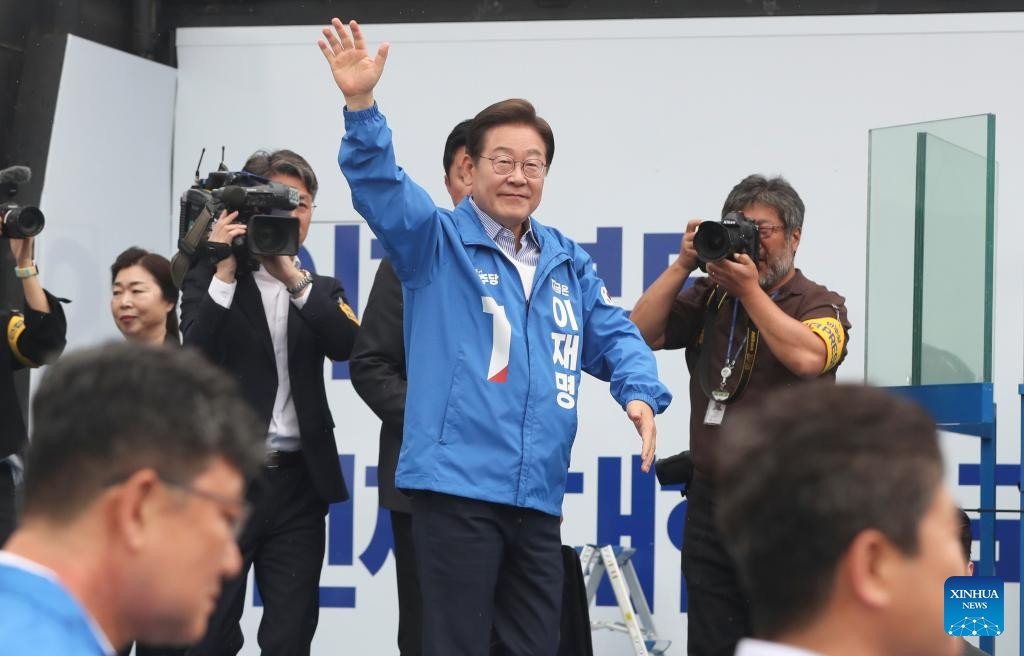 Ứng viên Lee Jae Myung trong chiến dịch tranh cử tại Seoul ngày 2/6/2025. Ảnh: Xinhua.