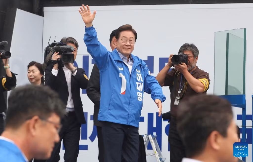 Ứng viên Lee Jae Myung trong chiến dịch tranh cử tại Seoul ngày 2/6/2025. Ảnh: Xinhua.