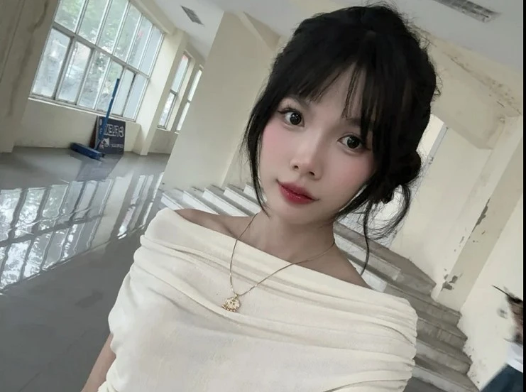 Nữ streamer Free Fire sở hữu 6,5 triệu follow gây sốt cõi mạng 