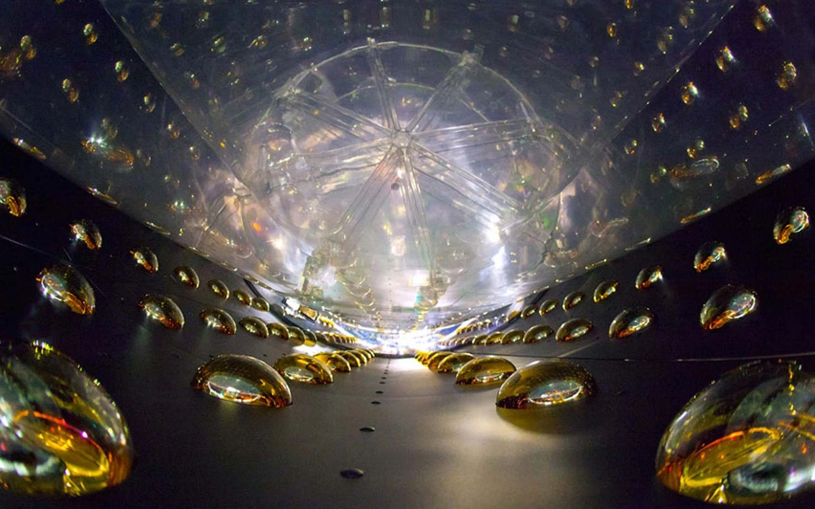 Lính Mỹ hé lộ công nghệ ngoài hành tinh trong căn cứ mật