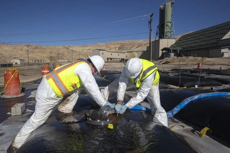 Tận mục mỏ vàng 40 tấn đất hiếm trong hố nước thải