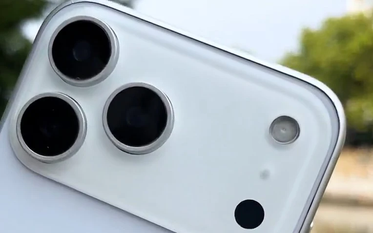 iPhone 17 Pro Max dày nhất lịch sử hé lộ dáng dấp “Ultra”