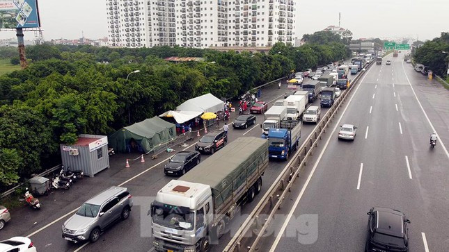 Các phương tiện luồng xanh được phân làn riêng, giao thông thuận tiện.