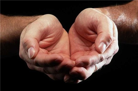 Lòng bàn tay sâu hàm chứa một cuộc đời có nhiều may mắn về tài chính và công danh sự nghiệp. Lòng bàn tay chứa đựng được nhiều chứng tỏ là người biết quản lý tài chính, tiền bạc, giúp cuộc sống giàu sang phú quý.