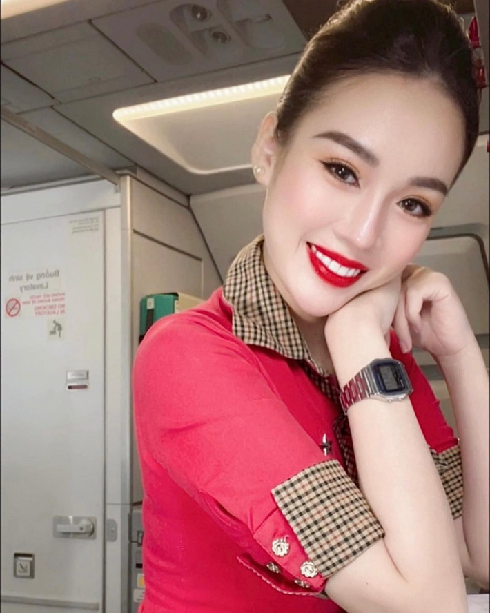 Ngoại hình xinh đẹp, nụ cười rạng rỡ giúp Ngọc Mai thu hút nhiều sư chú ý của cư dân mạng.