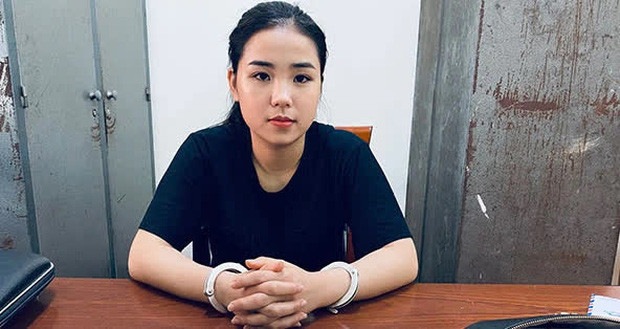 Trần Thị Diệu Huyền, "hot girl bún bò Huế": Ngày 22/4/2021, Công an TP Lạng Sơn, tỉnh Lạng Sơn khởi tố Trần Thị Diệu Huyền (sinh năm 2000, có hộ khẩu thường trú tại tỉnh Thừa Thiên Huế) để điều tra về hành vi mua bán trái phép chất ma túy.