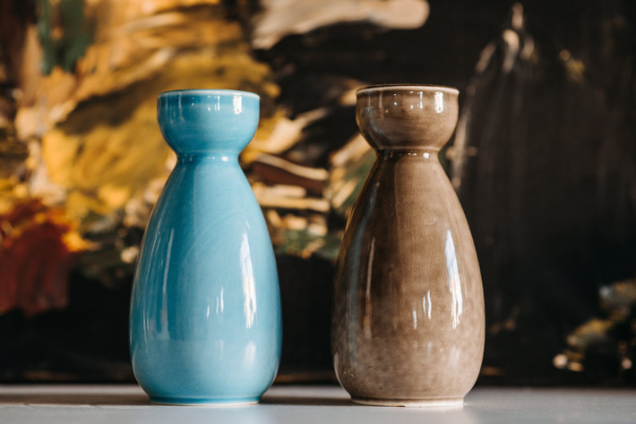 Bình hoa là vật trang trí phổ biến nhất trong nhà, nhiều người thích đặt bình hoa ở nơi có thể nhìn thấy ngay khi bước vào cửa. Tuy nhiên, cách làm này là sai lầm. Sai lầm hơn nữa nếu gia chủ cắm một bình hoa giả hoặc hoa héo.