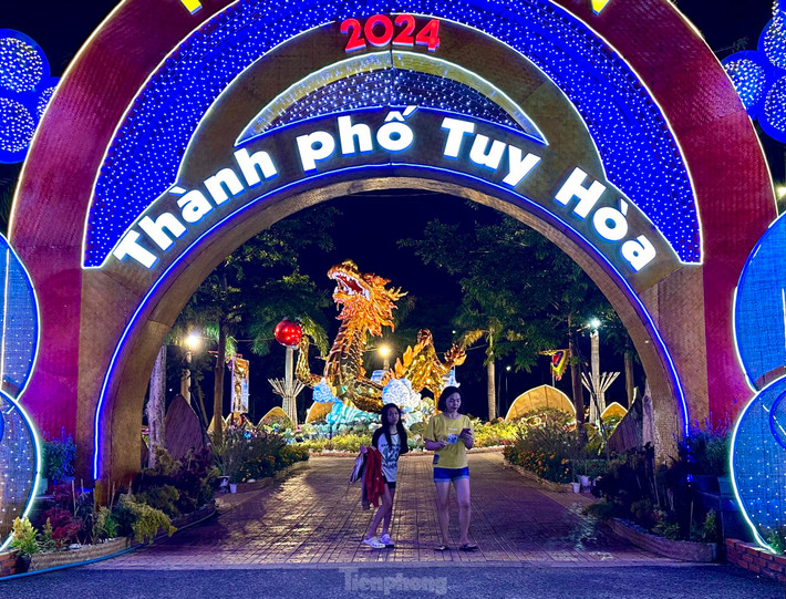Công viên xây dựng trên diện tích gần 59.000m2, được đưa vào sử dụng từ năm 2021 với nhiều hạng mục như đường nội bộ, bãi đỗ xe, 5 cây cầu, hồ nhân tạo, nhạc nước, hệ thống cây xanh, nhà điều hành, nhà vệ sinh…