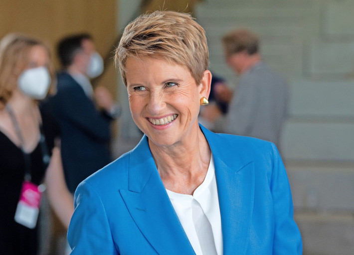 Susanne Klatten: Bà được thừa hưởng cổ phần của BMW từ người cha mình. Ngoài lĩnh vực xe hơi, bà còn đa dạng hóa các khoản đầu tư vào các ngành công nghiệp khác như dược phẩm, hóa chất và năng lượng tái tạo. Bà Klatten cũng nổi tiếng là người tích cực tham gia vào các hoạt động từ thiện. Hiện số tài sản của bà là 27 tỷ USD. Ảnh: FAZ.