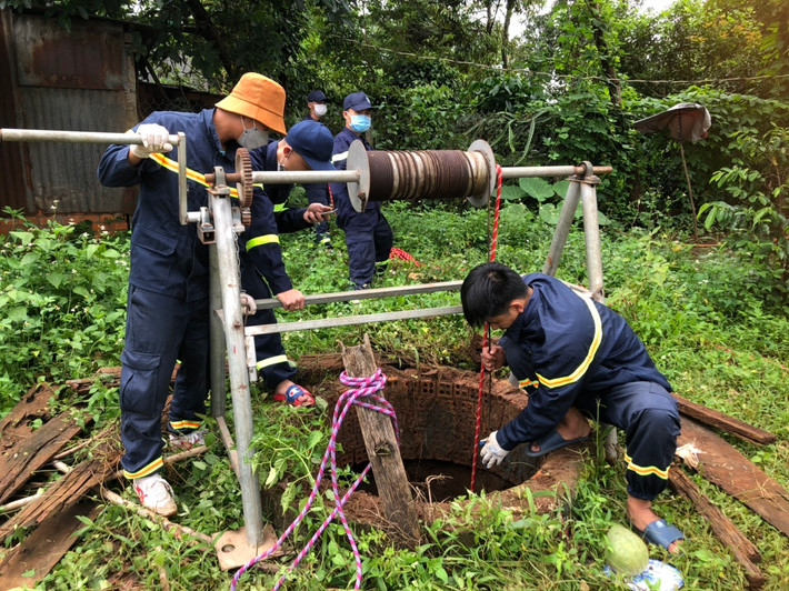 Ngay khi tiếp nhận tin báo từ Công an xã Ia Rong, Công an huyện Chư Pưh đã phối hợp với Phòng Cảnh sát hình sự, Phòng Kỹ thuật hình sự Công an tỉnh tiến hành khám nghiệm hiện trường, khám nghiệm tử thi, lấy lời khai những người liên quan. (Ảnh minh họa, nguồn ảnh Đời Sống và Pháp Luật)