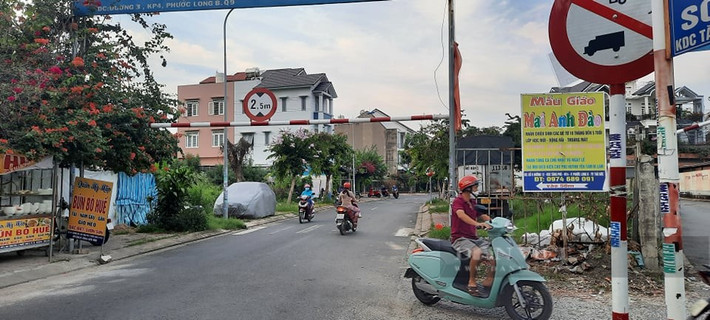 Liên quan đến sai phạm tại Sagri, cách đây không lâu (11/7), ông Trần Vĩnh Tuyến - Phó Chủ tịch UBND TP.HCM và ông Trần Trọng Tuấn, Phó Chánh Văn phòng Thành ủy, cựu Giám đốc Sở Xây dựng TP.HCM đã bị Cơ quan Cảnh sát điều tra - Bộ Công an (C01) khởi tố.