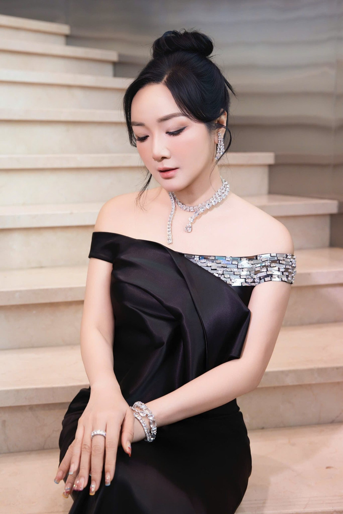 View - “Người đẹp không tuổi” Giáng My khoe ảnh Giáng sinh, nhan sắc U55 miễn chê | Báo Tri thức và Cuộc sống - TIN TỨC PHỔ BIẾN KIẾN THỨC 24H