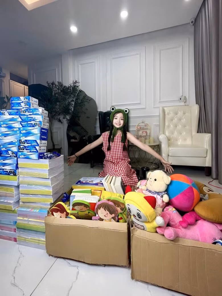 Lên 11 tuổi, Cadie trổ mã xinh đẹp và sở hữu chiều cao gần 1,7m. Ảnh sử dụng trong bài: FBNV