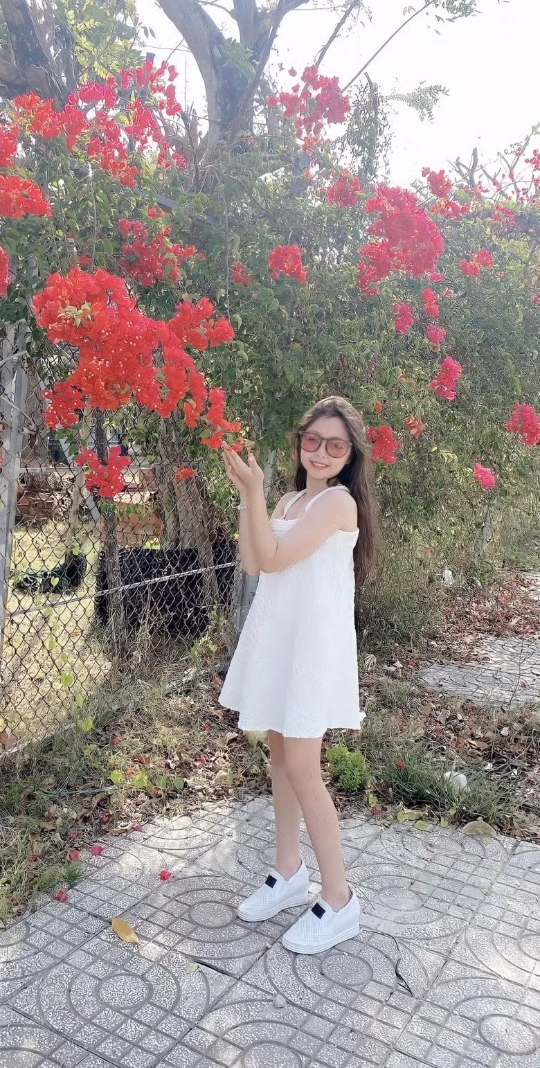 Sau 11 năm, Cadie Mộc Trà giờ đã là một bé gái lớn phổng phao. Lên 10 tuổi, nhóc tì đã sở hữu cặp chân dài thẳng tắp, vóc dáng như thiếu nữ.