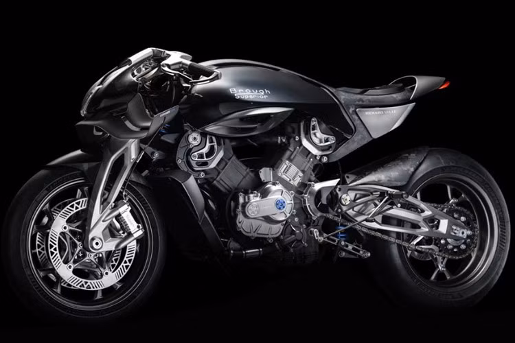 RMB01 sở hữu kích thước chiều dài 2.114 mm, chiều ngang 725,5 mm, trục cơ sở 1.493 mm và chiều cao yên 808 mm. Xe có tay lái thấp và chỗ ngồi chồm về phía trước, tương tự phong cách các mẫu sportbike cao cấp.