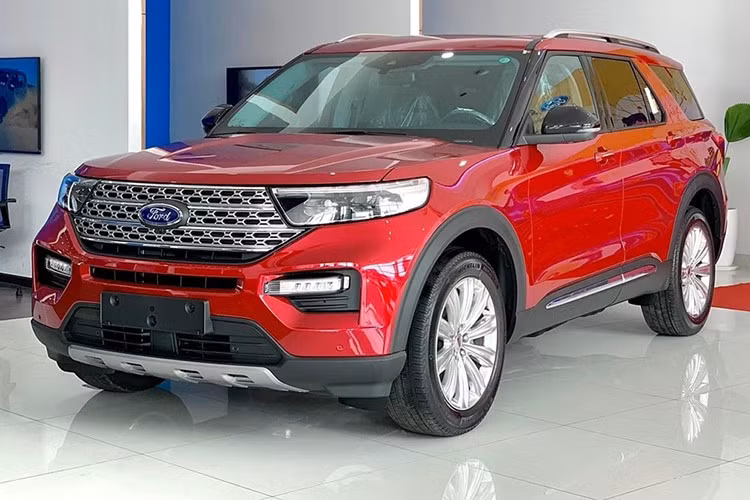 Ford Explorer ﻿Mẫu xe có doanh số thấp nhất thị trường Việt Nam trong tháng 6/2025 là Ford Explorer. Mẫu SUV cỡ lớn này đạt doanh số đúng 1 chiếc, giảm đến 90%. Theo nhân viên tư vấn bán hàng tại đại lý, hiện những chiếc Ford Explorer tại Việt Nam đã hết hàng và bị ngừng bán. Trên trang chủ của Ford Việt Nam, mẫu SUV cỡ lớn này cũng đã lặng lẽ biến mất.