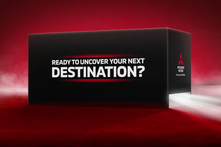 Giới truyền thông Indonesia xác nhận hãng xe Nhật Bản đã gửi lời mời tham gia sự kiện ra mắt Mitsubishi Destinator vào ngày 17/7 tới. Dù hãng chưa công bố tên gọi chính thức, nhiều nguồn tin cho rằng Destinator sẽ là mẫu SUV 7 chỗ thương mại phát triển từ DST Concept.