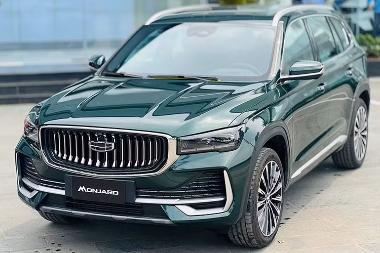 Là mẫu SUV cao cấp của Geely, Monjaro sở hữu thiết kế hiện đại, đặc biệt là cấu hình hybrid tiết kiệm nhiên liệu. Ngay sau khi ra mắt, Geely Monjaro đã gặt hái nhiều thành công tại Trung Đông, Châu Âu và Nam Mỹ.