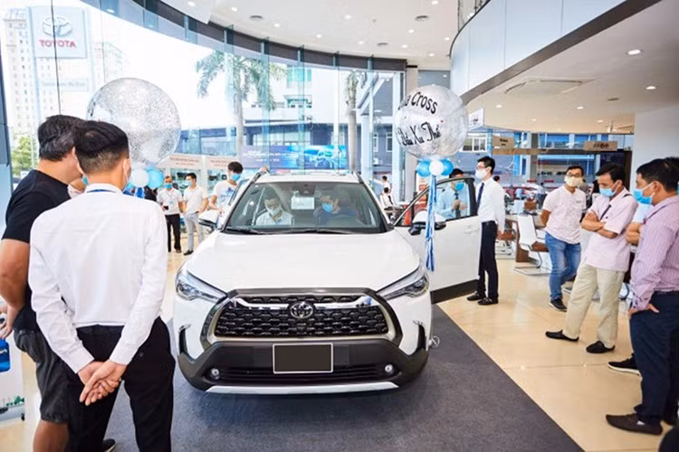 Theo công bố của Hiệp hội các nhà sản xuất ôtô Việt Nam (VAMA), trong tháng 6/2025 vừa qua, thị trường trong nước đã tiêu thụ tổng cộng 31.977 chiếc xe, tăng trưởng 9,4% so với tháng liền trước. Trong đó, có 22.934 xe du lịch, 8.782 xe thương mại và 261 xe chuyên dụng. So với tháng 5/2025, doanh số xe du lịch đã tăng 14,6%, xe thương mại giảm 2% và xe chuyên dụng tăng 23%.