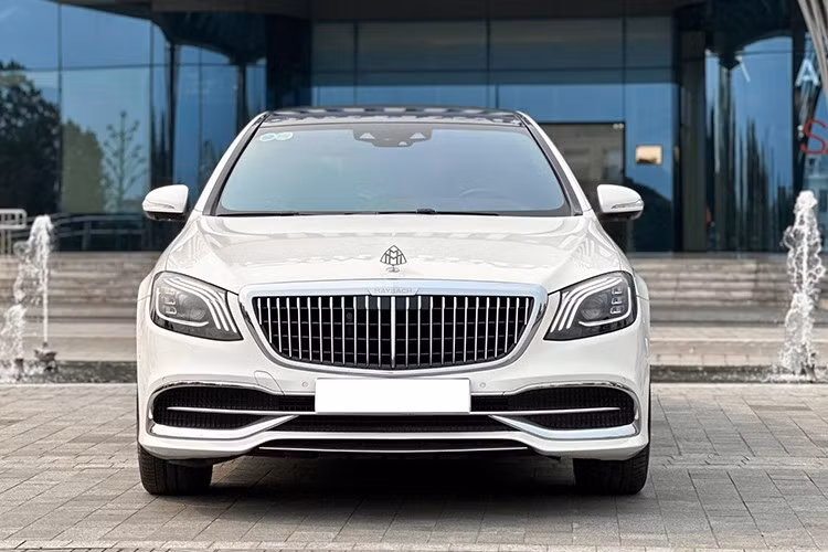 Đối với những khách hàng có nhu cầu sở hữu một chiếc xe sang Mercedes-Maybach với trải nghiệm đẳng cấp nhưng không quá đặt nặng yếu tố "xe mới", đây là một phương án hấp dẫn để cân nhắc.