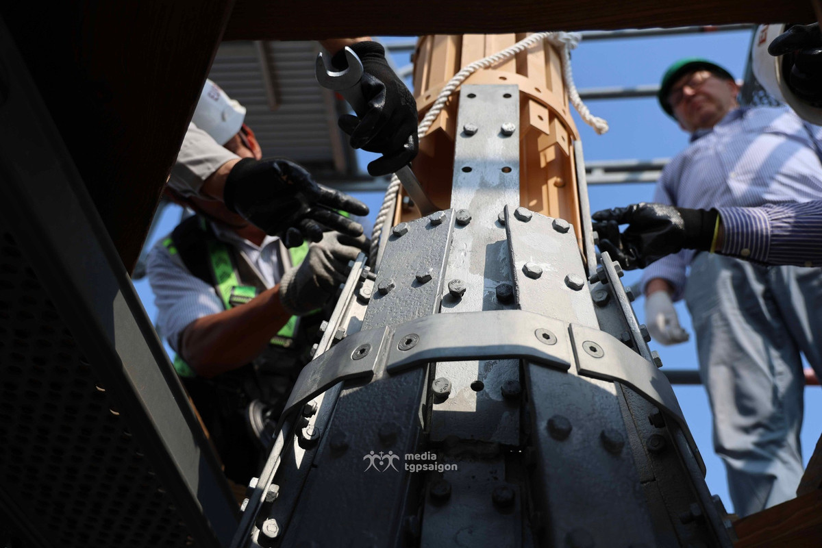 Việc hoàn tất lắp đặt không chỉ góp phần phục hồi diện mạo nguyên bản của công trình, mà còn một lần nữa khẳng định giá trị biểu tượng thiêng liêng đã gắn bó với đời sống tôn giáo và văn hóa của TP.HCM trong suốt hơn một thế kỷ.