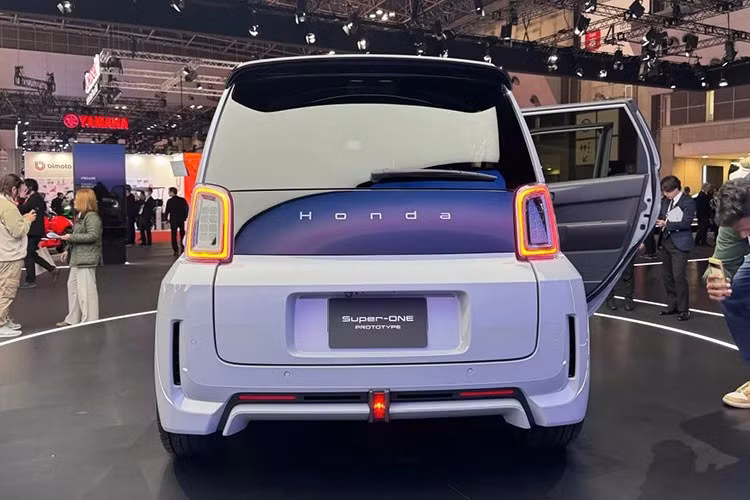 Những mẫu xe cùng phân khúc với Honda N-Box như Nissan Sakura hay Mitsubishi eK X tại thị trường nội địa Nhật Bản đã chứng minh rằng: tầm hoạt động hạn chế không phải là điểm yếu đối với một chiếc xe đô thị.