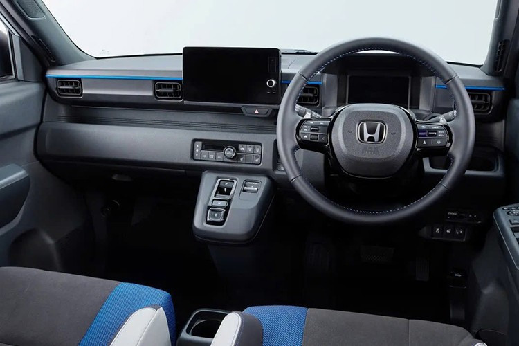 BYD Racco có tầm hoạt động khoảng 180 km và dự kiến mở bán sớm hơn đối thủ Nhật Bản khoảng một năm. Không dừng lại ở đó, Suzuki cũng đã rục rịch kế hoạch ra mắt xe điện cỡ nhỏ vào năm 2026, khiến phân khúc này trở thành chiến trường khốc liệt nhất tại Nhật Bản trong thời gian tới.