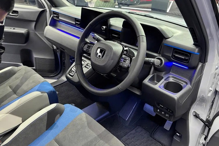 Người dùng Nhật Bản ưa chuộng Kei-car vì kích thước siêu gọn (dài không quá 3,4m), dễ luồn lách và đặc biệt là các khoản ưu đãi thuế, trợ cấp mua xe cực kỳ hấp dẫn. Đây chính là mảnh đất màu mỡ mà Honda N-Box EV hướng tới để thay đổi cục diện thị trường.