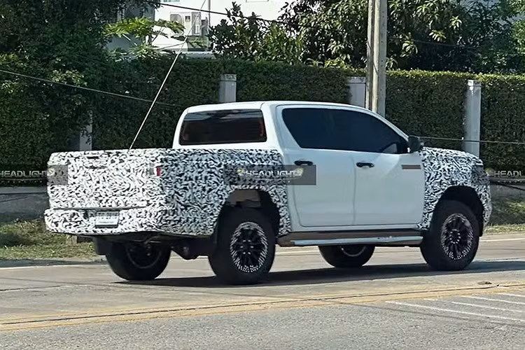 Dự kiến các phiên bản tiêu chuẩn sẽ được trang bị diesel i-ART, mã 1GD-FTV, dung tích 2.8 lít, 2.755cc. Phiên bản này công suất cực đại 204 mã lực tại 3.400 vòng/phút, mô-men xoắn cực đại 500Nm tại 1.600 - 2.800 vòng/phút.