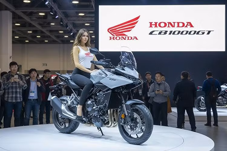 Honda sắp ra mắt một mẫu môtô sport-adventure mới là CB1000GT, dựa trên cơ sở dòng naked-bike đình đám CB1000 Hornet. Hình ảnh và các thông số cơ bản của mẫu xe này đã bị rò rỉ sớm khi Honda đăng ký bản quyền nó tại Úc.