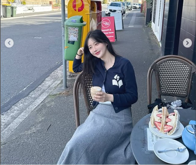 Ngay khi những hình ảnh mới của Asuna được đăng tải, cộng đồng mạng đã "bùng nổ" với hàng trăm nghìn lượt thích và bình luận.