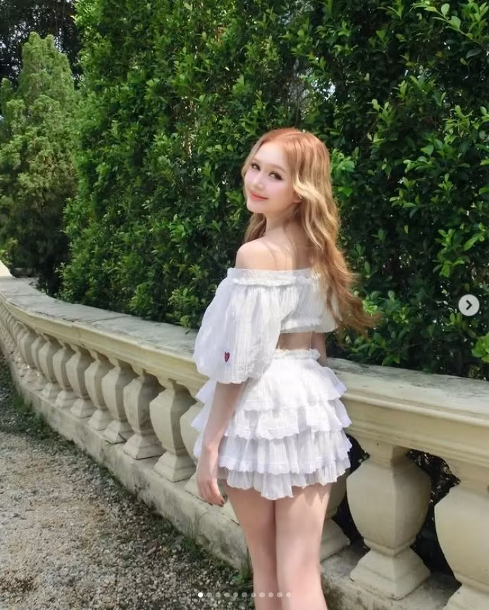 Mỗi lần cô nàng hot girl Instagram đăng tải ảnh mới, đặc biệt là những bức hình khoe dáng bikini, đều nhanh chóng trở thành chủ đề bàn tán và nhận về "cơn mưa" lời khen từ cộng đồng mạng.