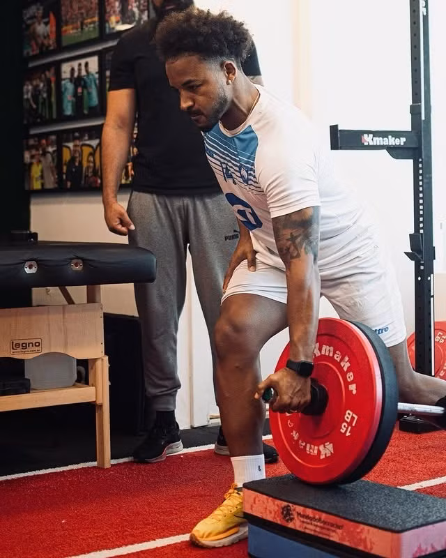 Tuy nhiên, HLV Vũ Hồng Việt thậm chí từng thừa nhận trong Lễ xuất quân của đội bóng rằng chưa biết thời điểm chính xác Xuân Son có thể trở lại thi đấu.