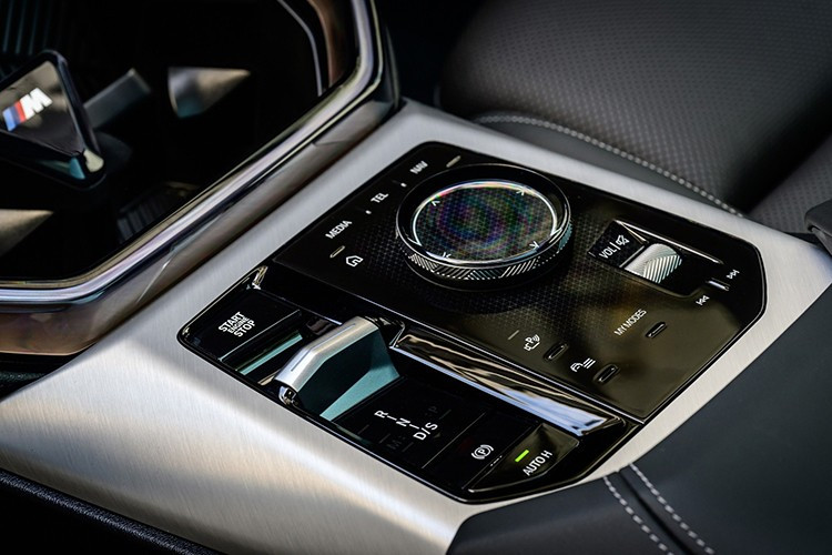 View - Cận cảnh BMW X3 2025 tại Việt Nam, từ 2,279 - 2,629 tỷ đồng | Báo Tri thức và Cuộc sống - TIN TỨC PHỔ BIẾN KIẾN THỨC 24H