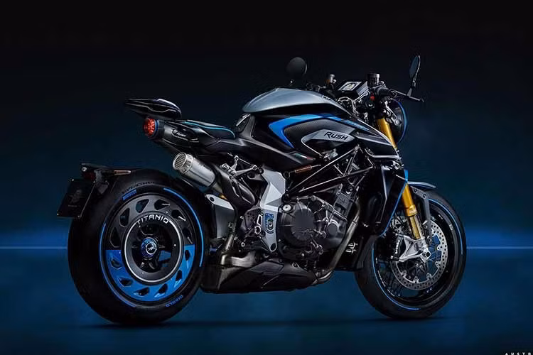 Mới đây, thương hiệu Ý đã cung cấp chi tiết những trang bị mà mẫu xe Rush Titanio 2026 này được tích hợp. Mẫu hyper naked giới hạn mới nhất của hãng bên cạnh thiết kế ấn tượng còn được tích hợp những trang bị hàng đầu.