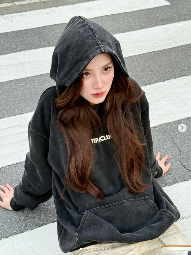 Không chỉ ghi điểm nhờ khả năng diễn xuất đa dạng, Baifern còn luôn nằm trong danh sách những ngôi sao sở hữu nhan sắc nổi bật nhất xứ chùa Vàng.